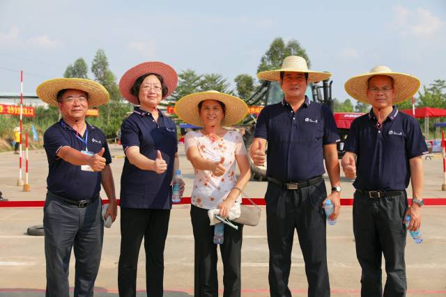 博彩论坛排名
、省农业技术推广中心农机部、肇庆市农业农村局相关负责人到比赛现场指导。 南方农村报 谢进扬 拍摄