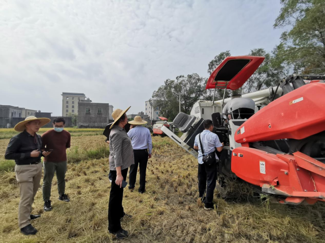 掉拆装进行机具信息采集。 掉拆装进行机具信息采集。