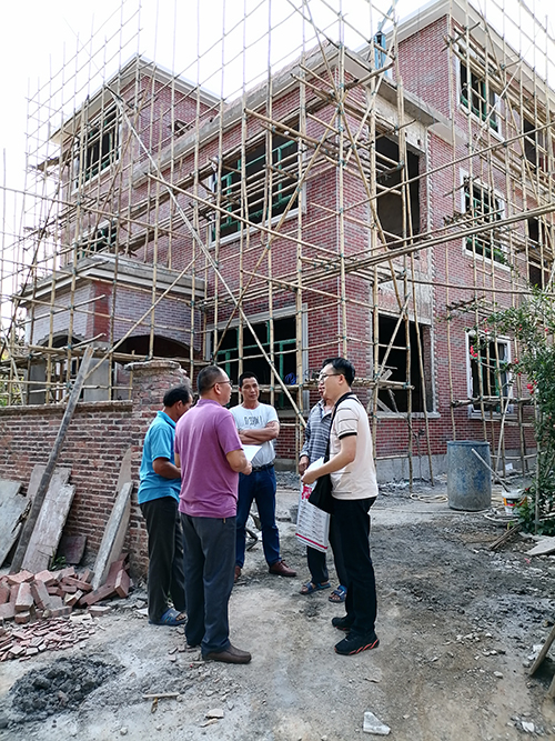 现场指导镇村宅基地联审联办审批工作1.jpg